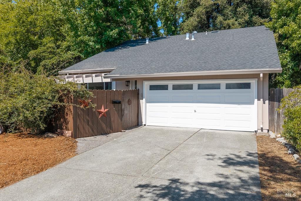 5253 Callecita Court, Rohnert Park California — Single Family Residence