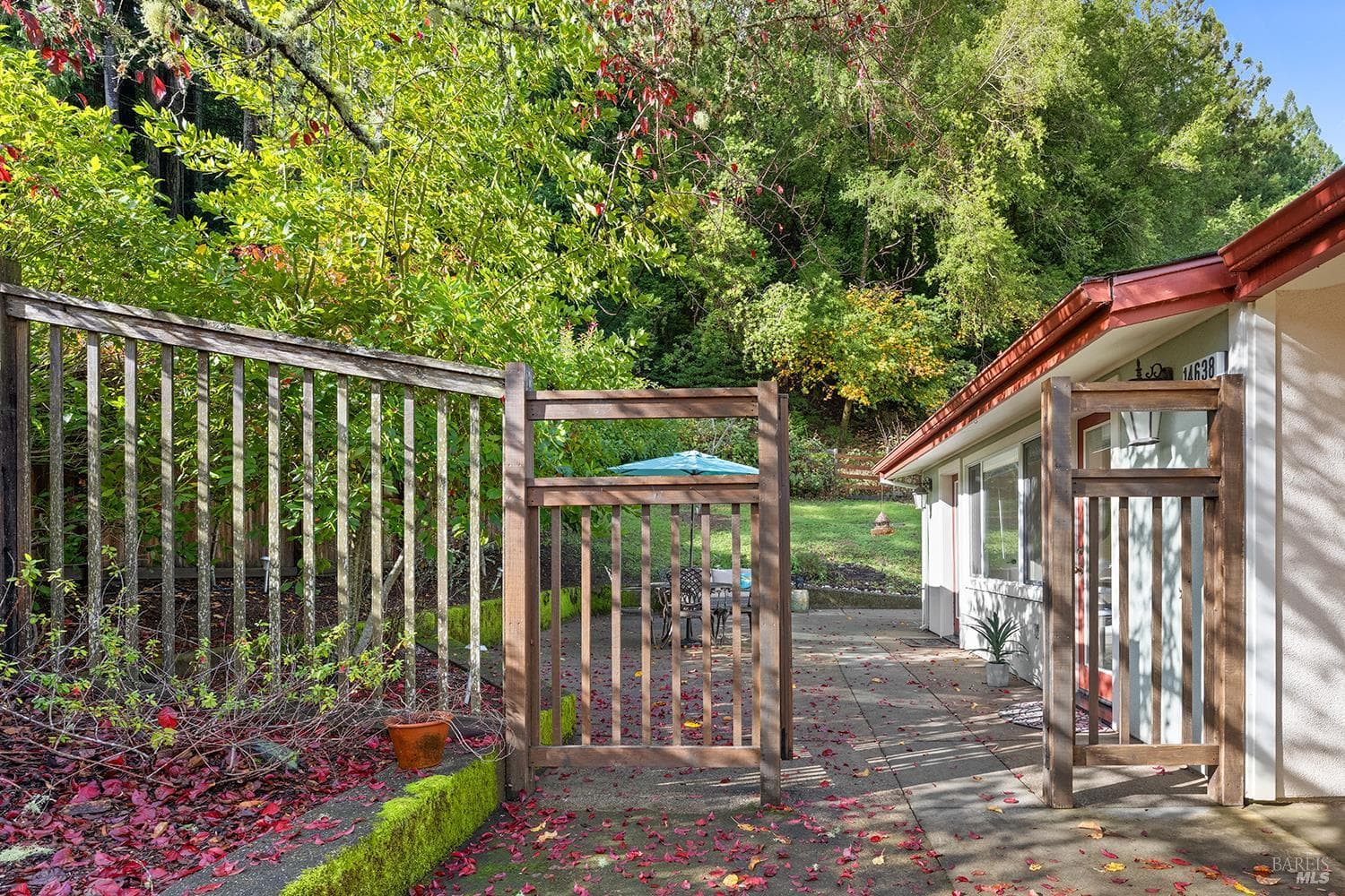 14638 Jomark Lane, Occidental California — Condominium